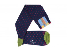 Gallo socks in navy blue with fuchsia spots.